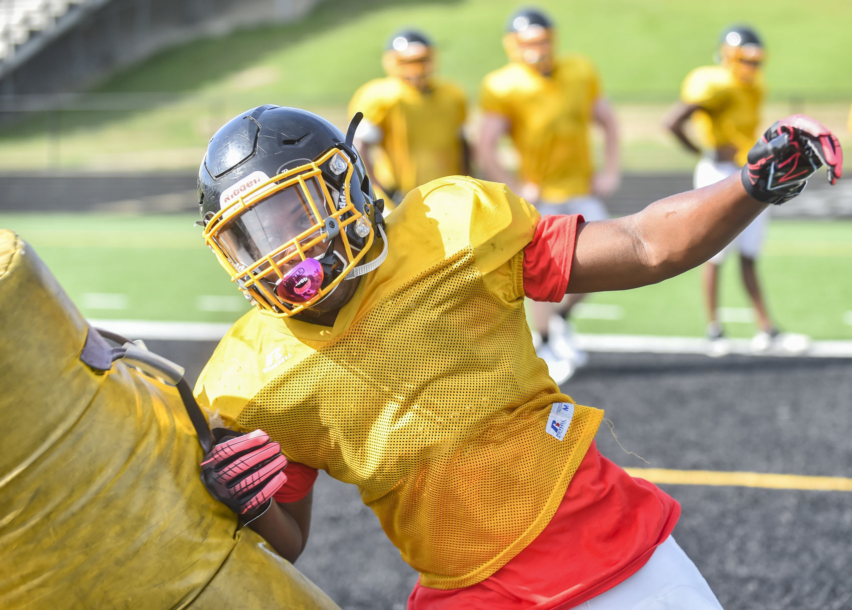 082019-qct-spt-bett football-26.jpg